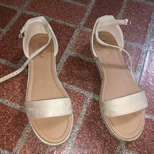 Nude Flatform Sandal